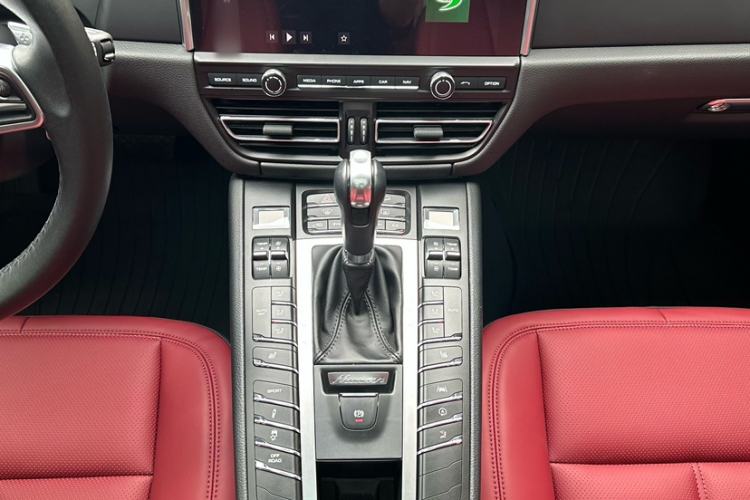 Used Porsche Macan 2018 Macan 2.0T Interior 5
