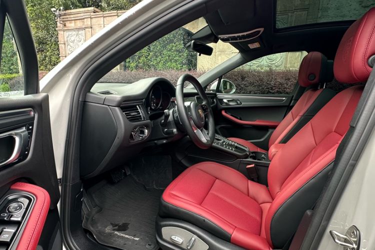 Used Porsche Macan 2018 Macan 2.0T Interior 8