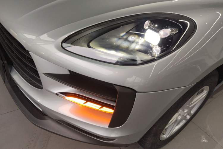 Used Porsche Macan 2018 Macan 2.0T Left Front Headlight