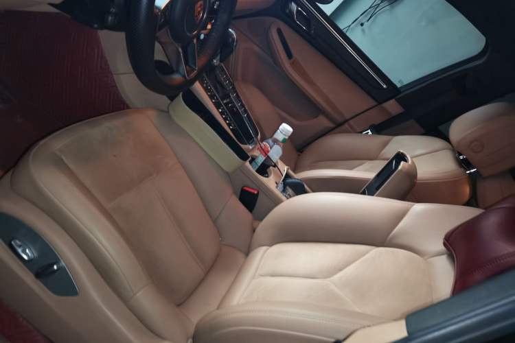Used Porsche Macan 2018 Macan 2.0T Left Front Seat