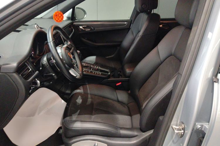 Used Porsche Macan 2018 Macan 2.0T Left Front Seat