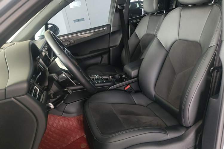 Used Porsche Macan 2018 Macan 2.0T Left Front Seat