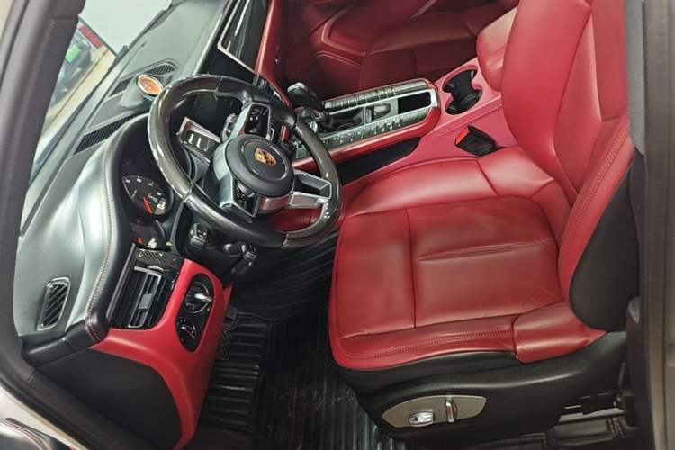 Used Porsche Macan 2018 Macan 2.0T Left Front Seat