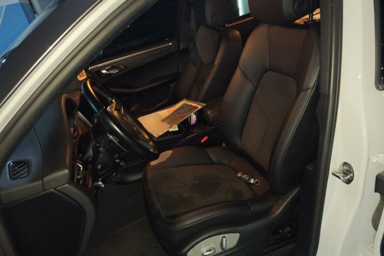 Used Porsche Macan 2018 Macan 2.0T Left Front Seat