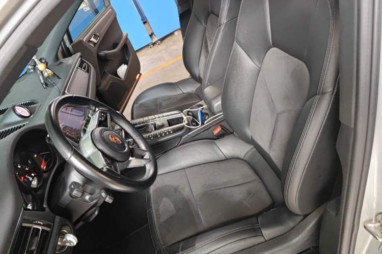 Used Porsche Macan 2018 Macan 2.0T Left Front Seat