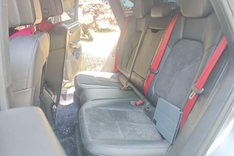 Used Porsche Macan 2018 Macan 2.0T Left Rear Seat
