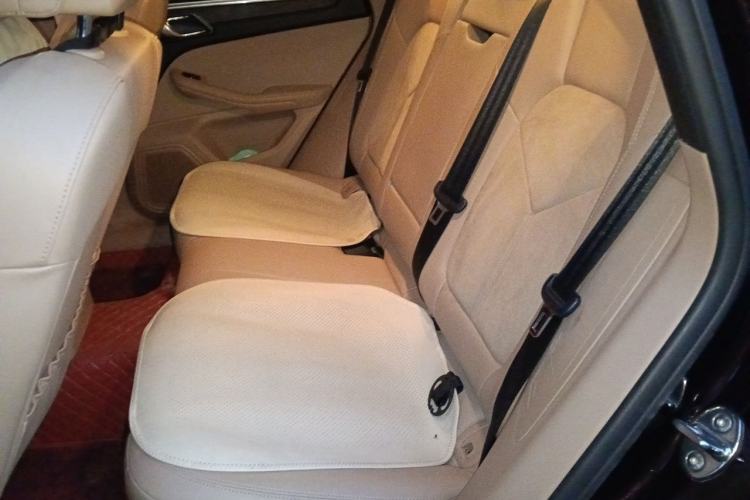 Used Porsche Macan 2018 Macan 2.0T Left Rear Seat