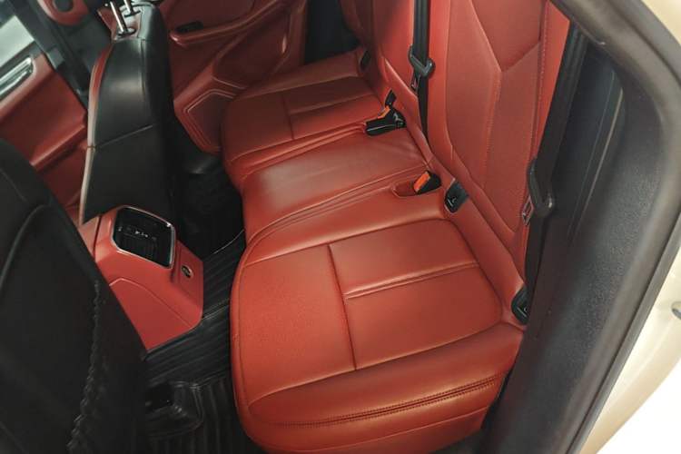Used Porsche Macan 2018 Macan 2.0T Left Rear Seat