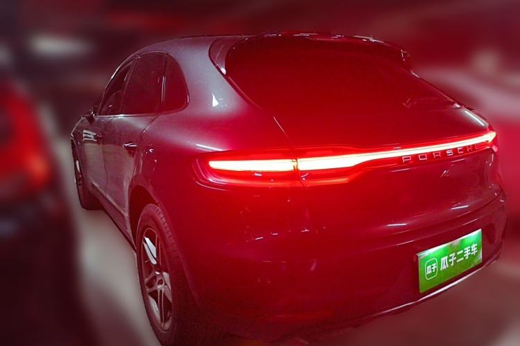Used Porsche Macan 2018 Macan 2.0T Rear Left 45 Deg