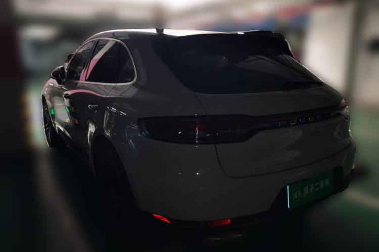 Used Porsche Macan 2018 Macan 2.0T Rear Left 45 Deg