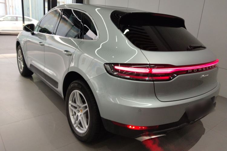 Used Porsche Macan 2018 Macan 2.0T Rear Left 45 Deg