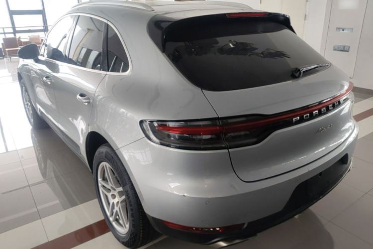 Used Porsche Macan 2018 Macan 2.0T Rear Left 45 Deg