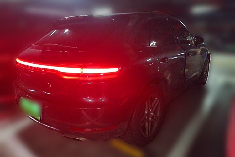 Used Porsche Macan 2018 Macan 2.0T Rear Right 45 Deg