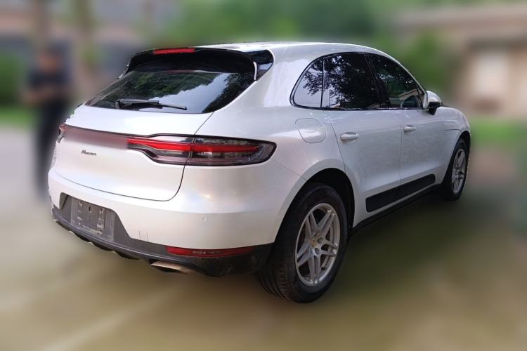 Used Porsche Macan 2018 Macan 2.0T Rear Right 45 Deg