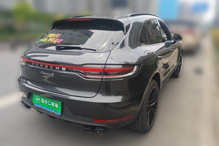Used Porsche Macan 2018 Macan 2.0T Rear Right 45 Deg