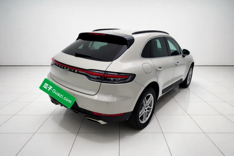 Used Porsche Macan 2018 Macan 2.0T Rear Right 45 Deg