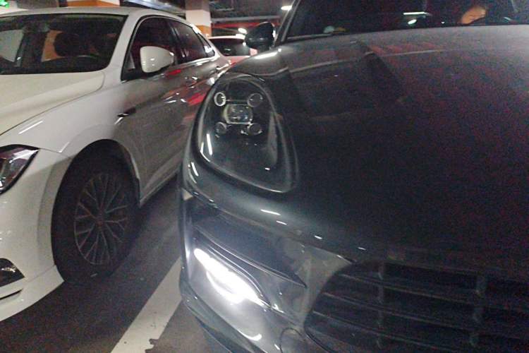 Used Porsche Macan 2018 Macan 2.0T Right Front Headlight