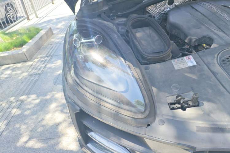 Used Porsche Macan 2018 Macan 2.0T Right Front Headlight
