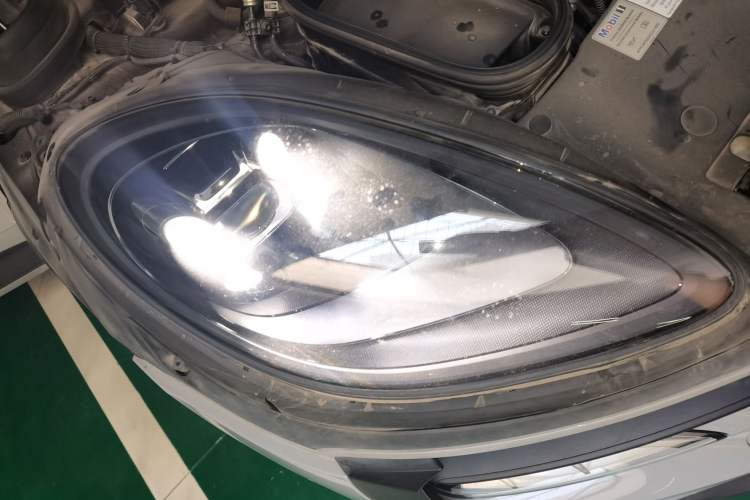 Used Porsche Macan 2018 Macan 2.0T Right Front Headlight