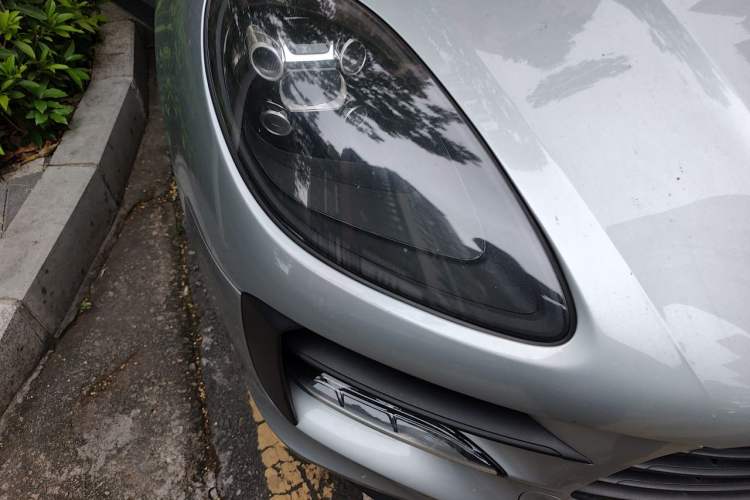 Used Porsche Macan 2018 Macan 2.0T Right Front Headlight