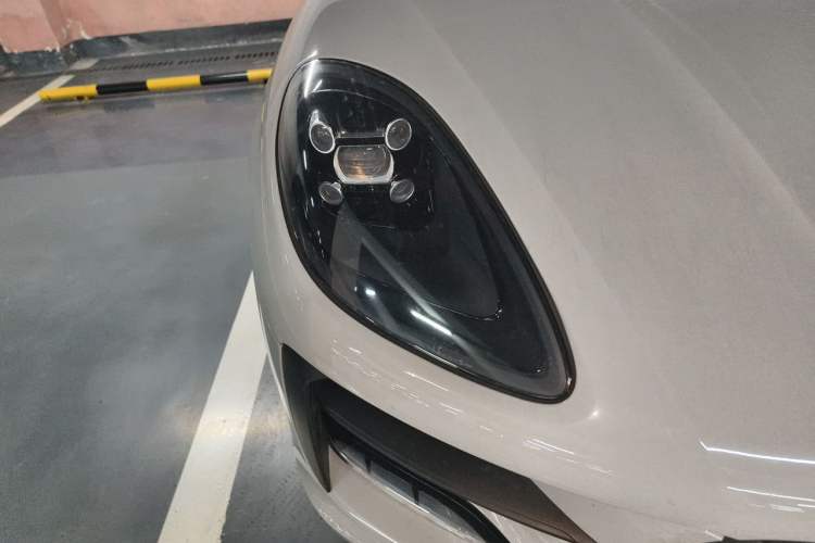 Used Porsche Macan 2018 Macan 2.0T Right Front Headlight