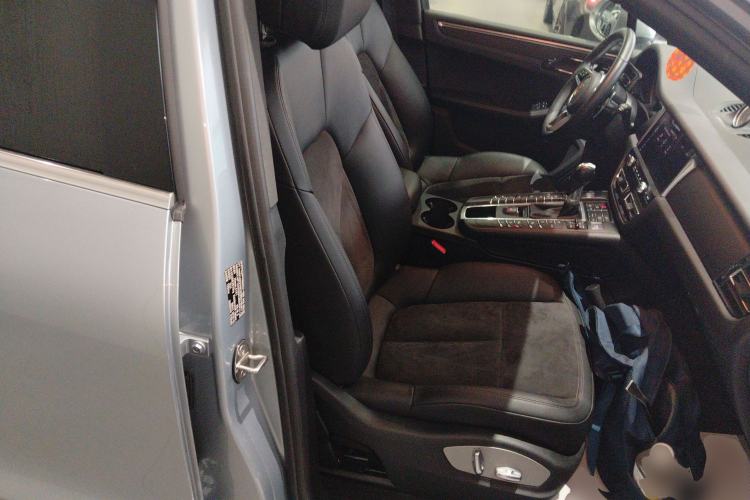 Used Porsche Macan 2018 Macan 2.0T Right Front Seat