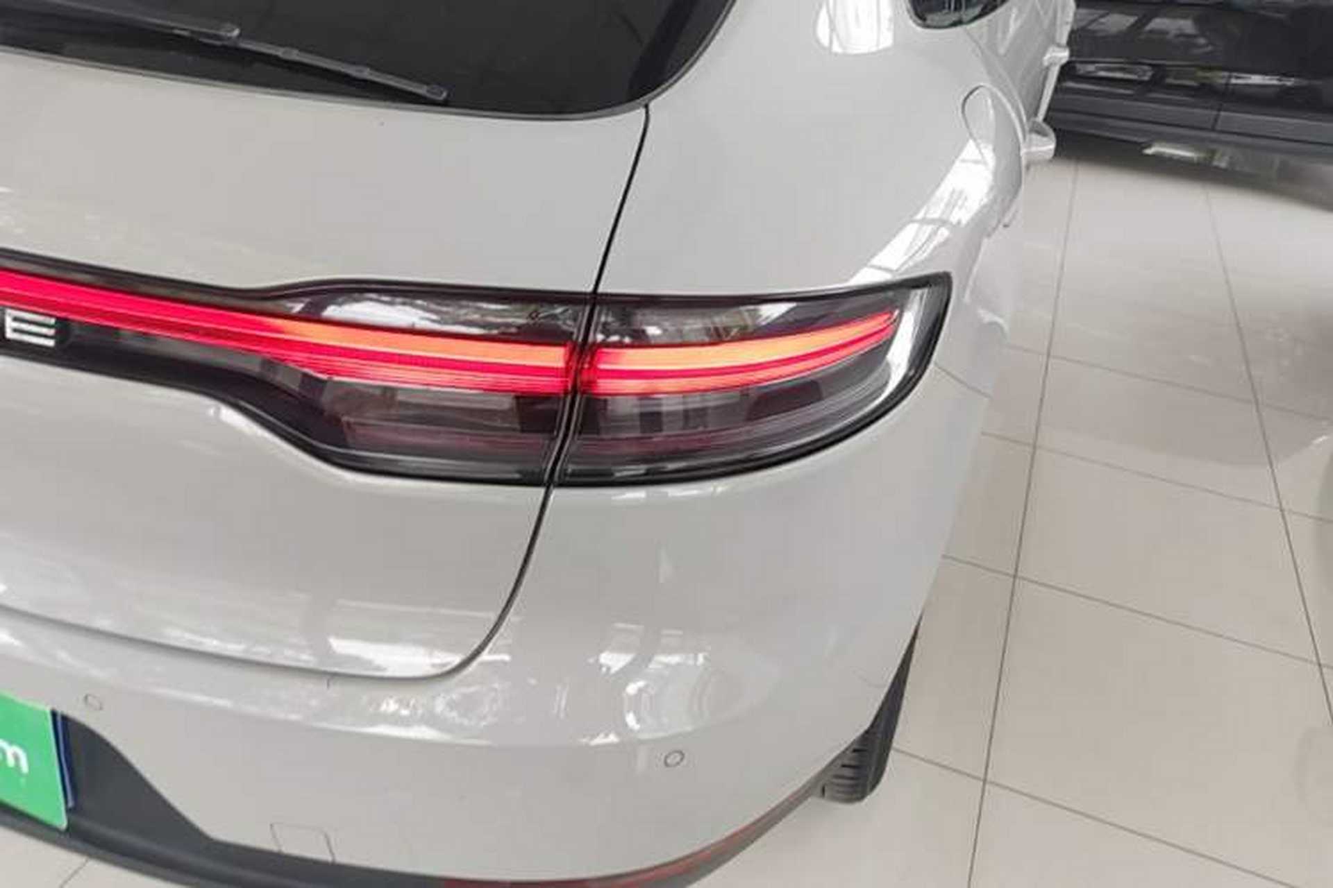 Used Porsche Macan 2018 Macan 2.0T Right Rear Taillight