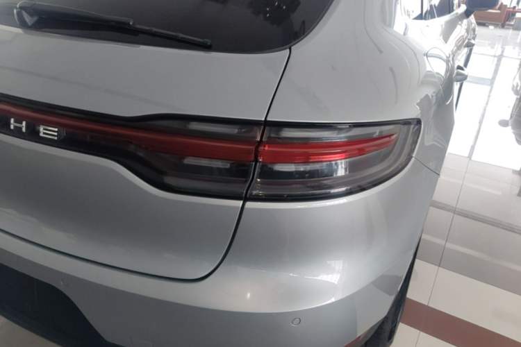 Used Porsche Macan 2018 Macan 2.0T Right Rear Taillight