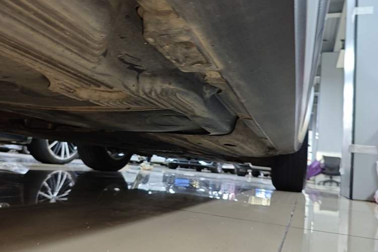 Used Porsche Macan 2018 Macan 2.0T Right Side Sill