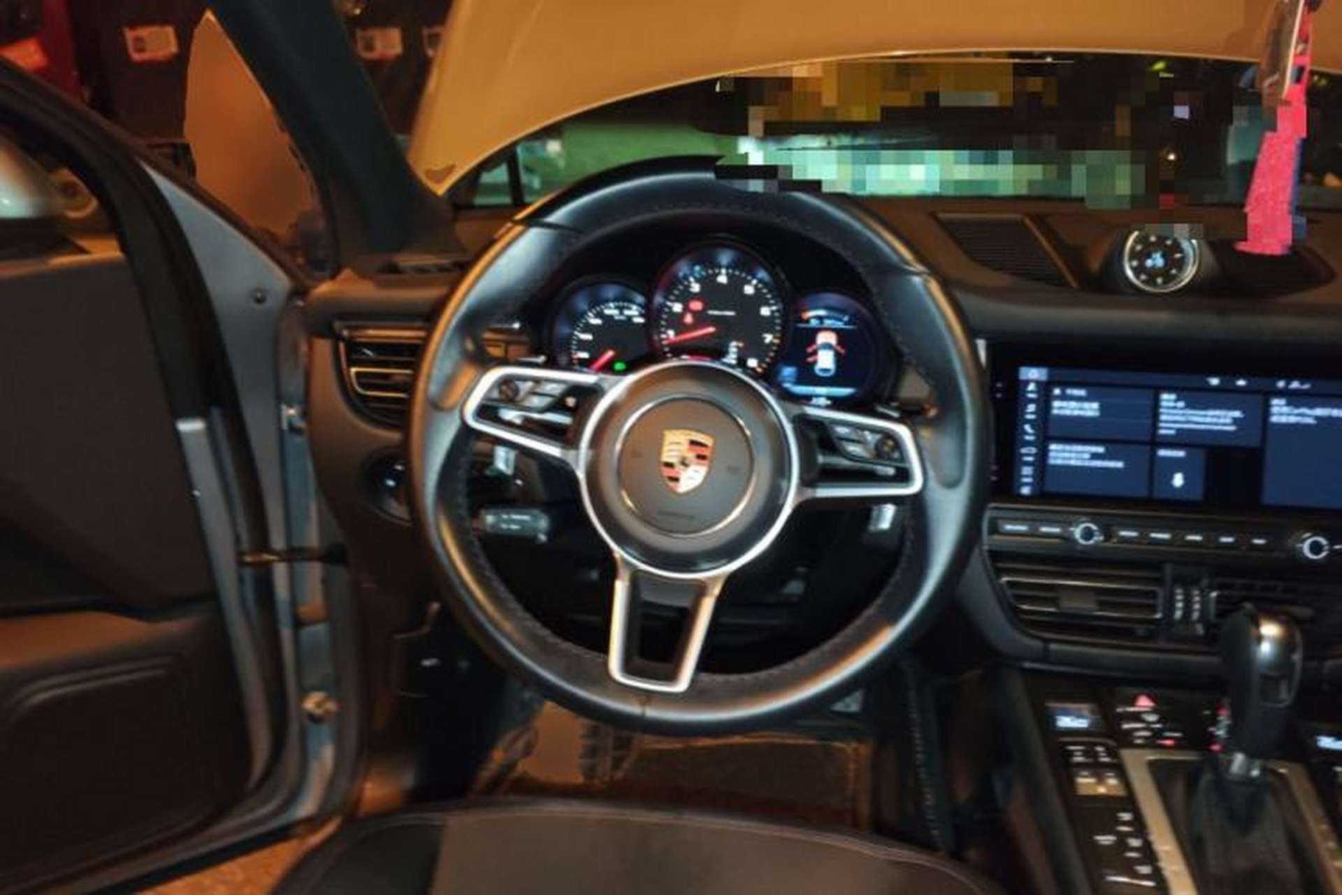 Used Porsche Macan 2018 Macan 2.0T Steering Wheel