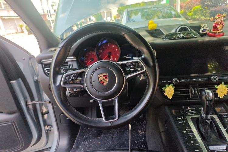 Used Porsche Macan 2018 Macan 2.0T Steering Wheel