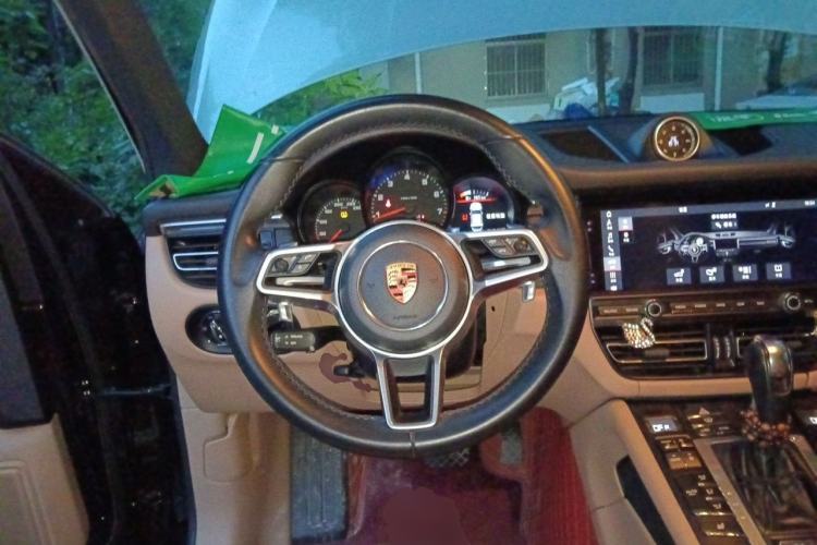 Used Porsche Macan 2018 Macan 2.0T Steering Wheel
