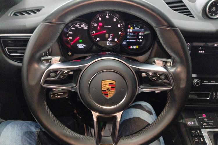 Used Porsche Macan 2018 Macan 2.0T Steering Wheel