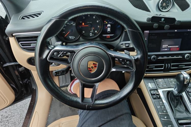 Used Porsche Macan 2018 Macan 2.0T Steering Wheel