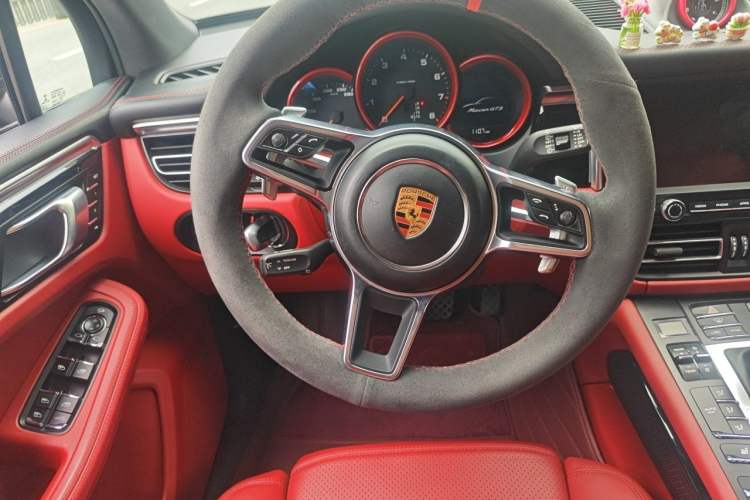Used Porsche Macan 2018 Macan 2.0T Steering Wheel