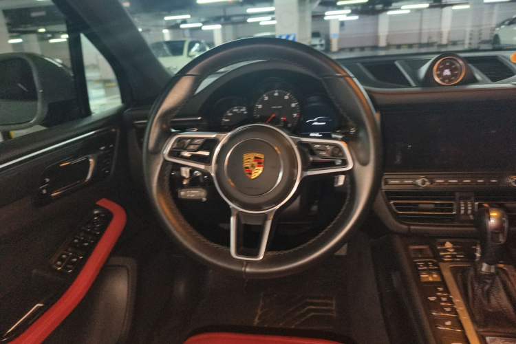 Used Porsche Macan 2018 Macan 2.0T Steering Wheel