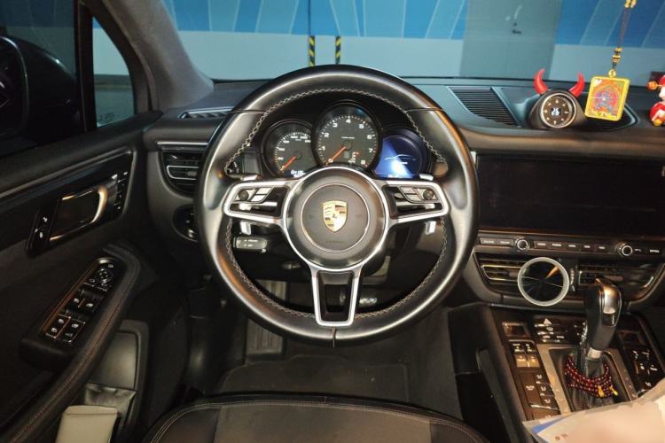 Used Porsche Macan 2018 Macan 2.0T Steering Wheel