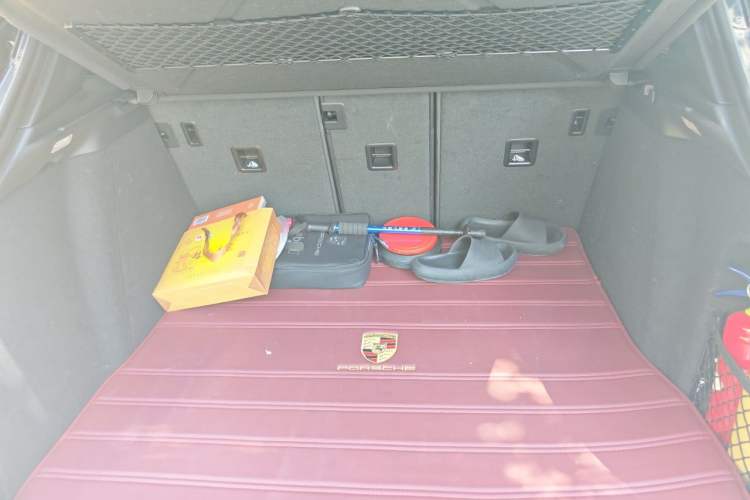 Used Porsche Macan 2018 Macan 2.0T Trunk