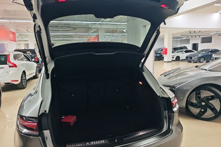 Used Porsche Macan 2018 Macan 2.0T Trunk