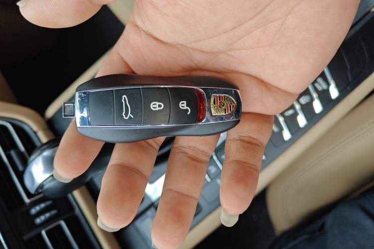 Used Porsche Macan 2018 Macan 2.0T Vehicle Key