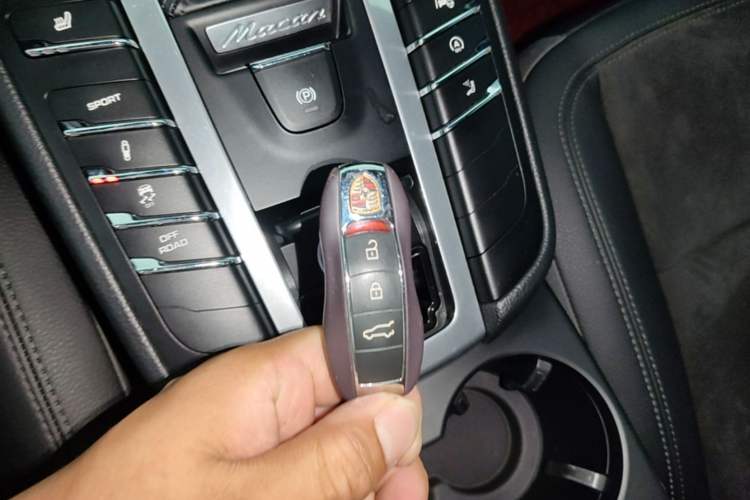 Used Porsche Macan 2018 Macan 2.0T Vehicle Key