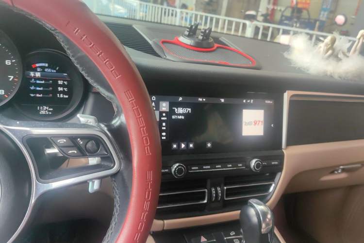 Used Porsche Macan 2018 Macan 2.0T Audio And AC Panel