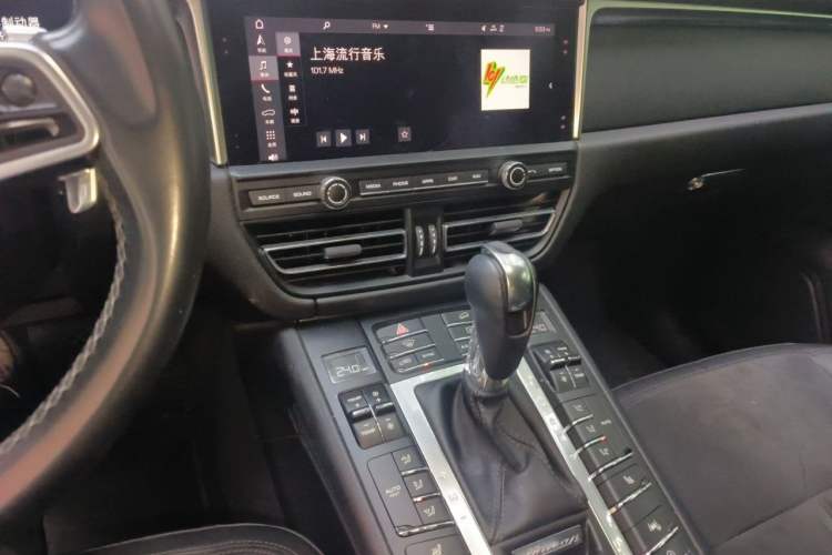 Used Porsche Macan 2018 Macan 2.0T Audio And AC Panel