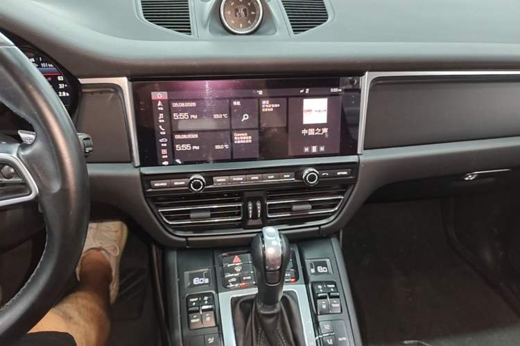Used Porsche Macan 2018 Macan 2.0T Audio And AC Panel