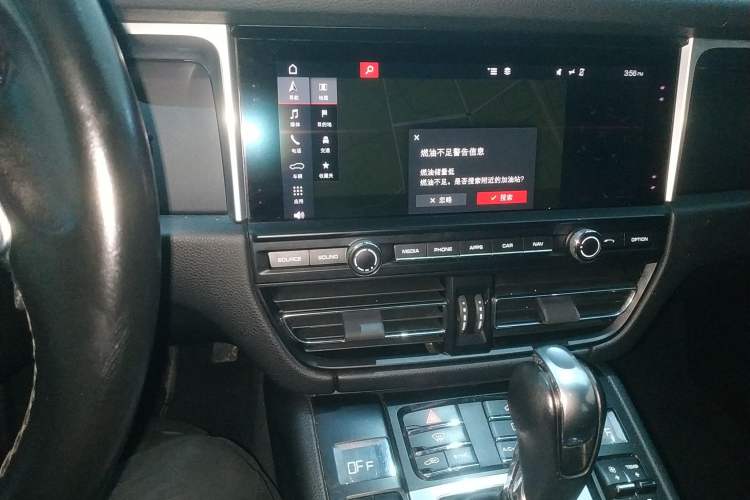 Used Porsche Macan 2018 Macan 2.0T Audio And AC Panel