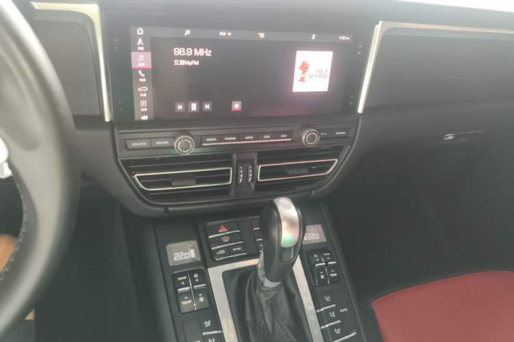Used Porsche Macan 2018 Macan 2.0T Audio And AC Panel