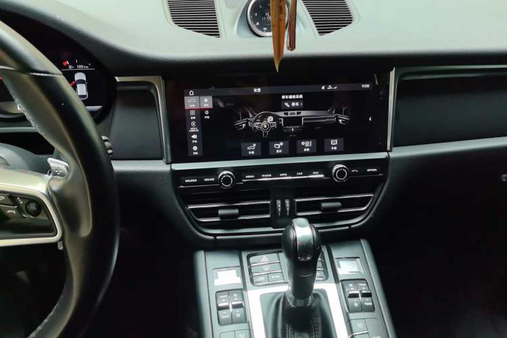 Used Porsche Macan 2018 Macan 2.0T Audio And AC Panel