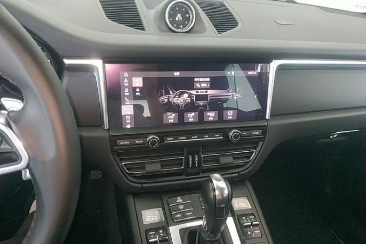 Used Porsche Macan 2018 Macan 2.0T Audio And AC Panel