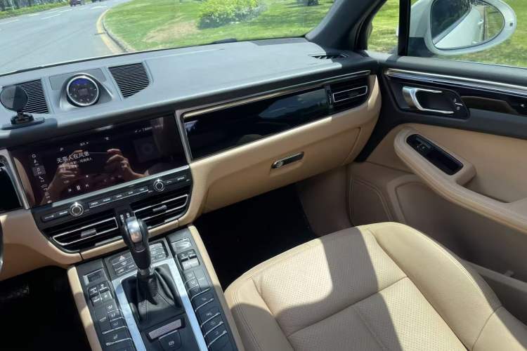 Used Porsche Macan 2018 Macan 2.0T Audio And AC Panel