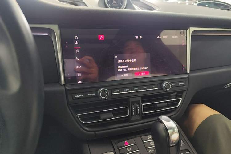 Used Porsche Macan 2018 Macan 2.0T Audio And AC Panel